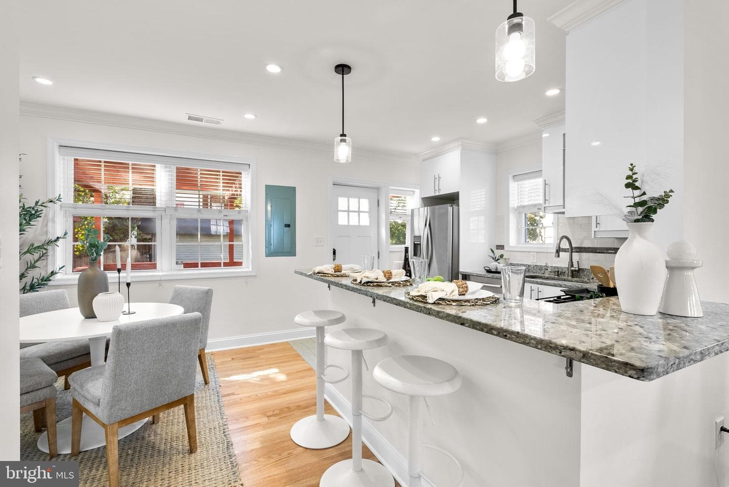 1201 Queen Street NE photo 9