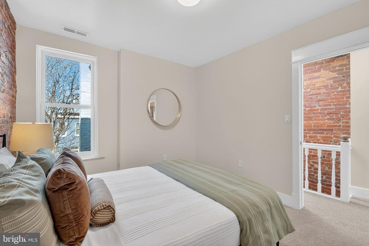 654 Acker Place NE photo 20