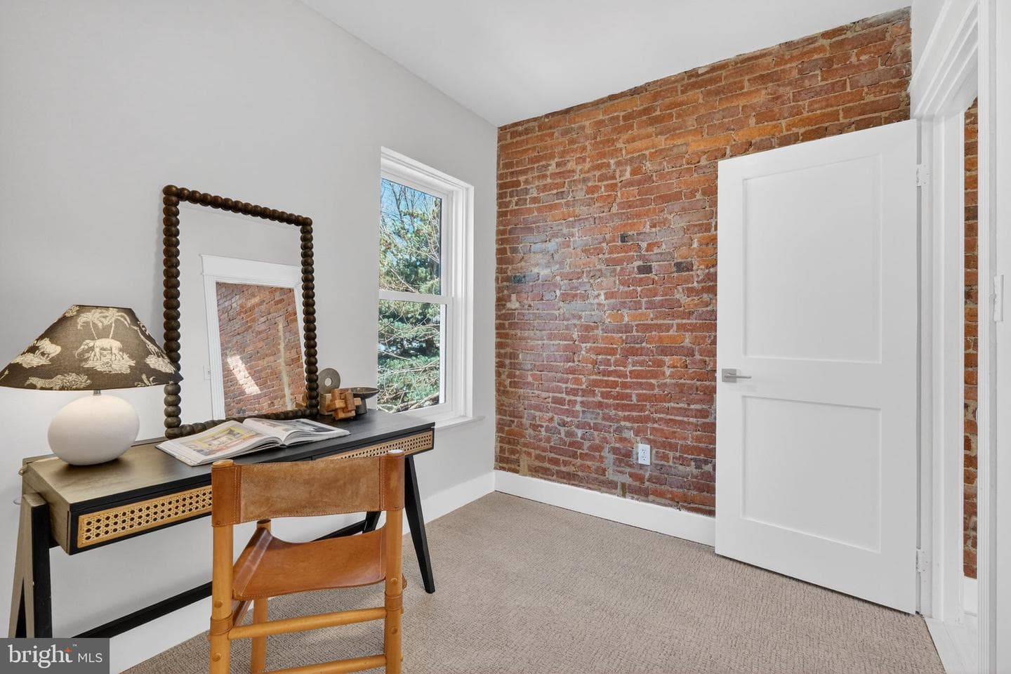654 Acker Place NE photo 23