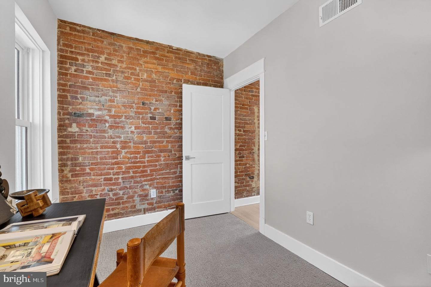 654 Acker Place NE photo 24