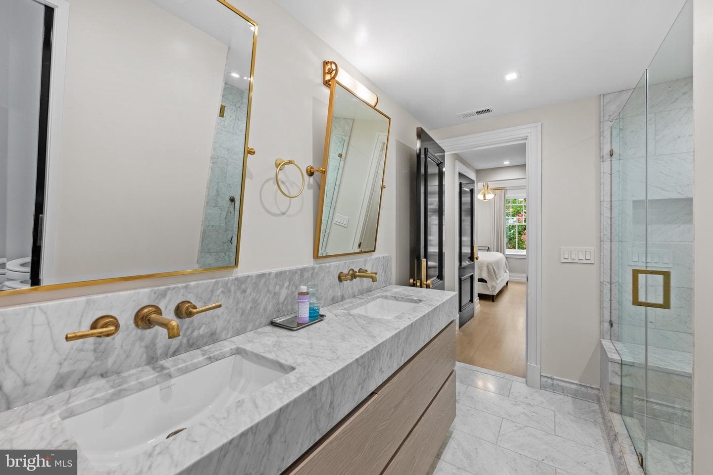 1524 Swann Street NW photo 12