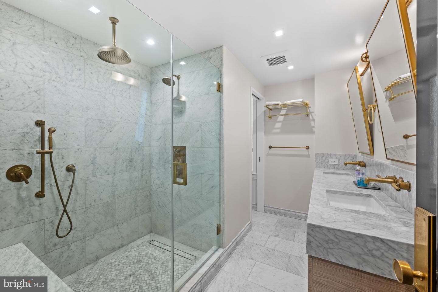 1524 Swann Street NW photo 13