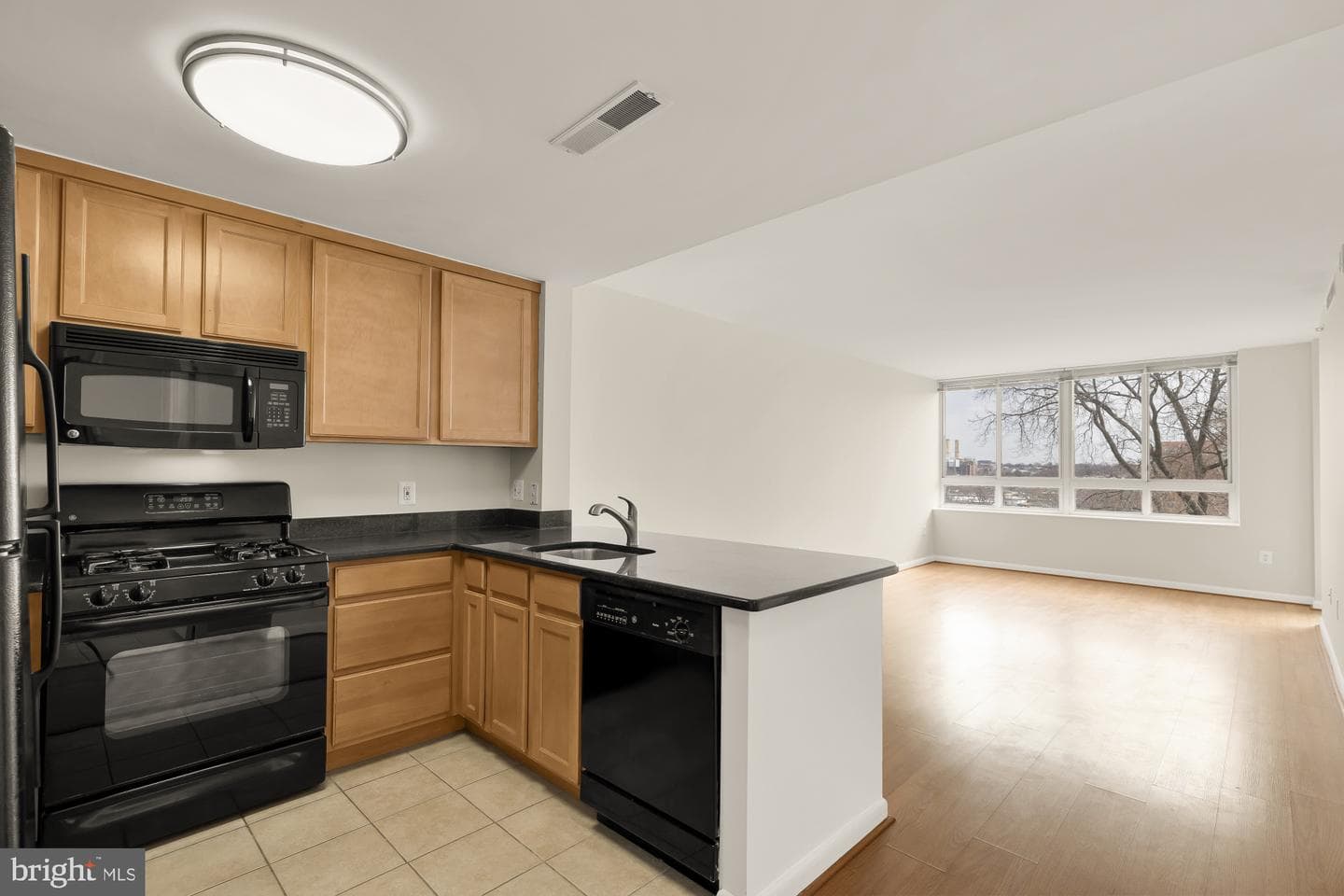 355 I Street SW #621 photo 14