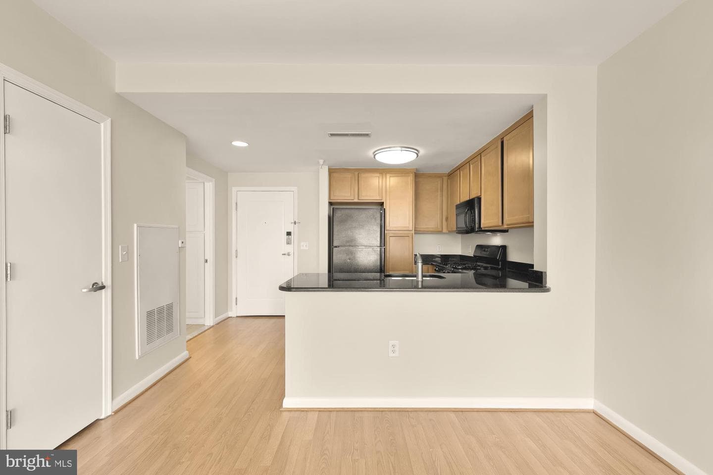 355 I Street SW #621 photo 19