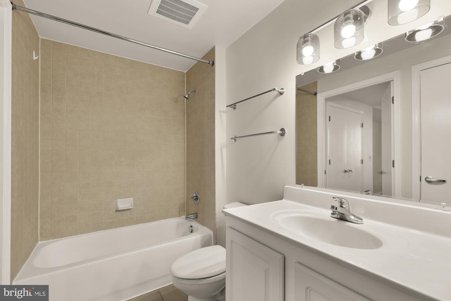 355 I Street SW #621 photo 25