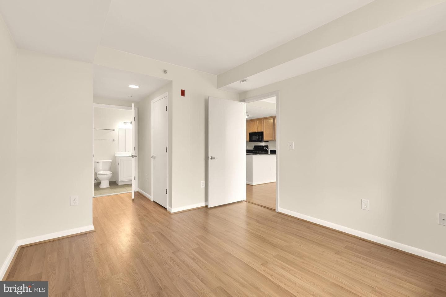 355 I Street SW #621 photo 30