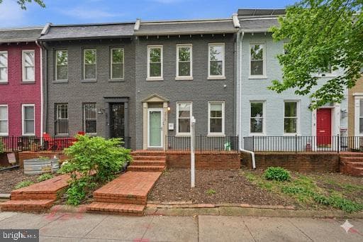 215 15th Street NE, Washington