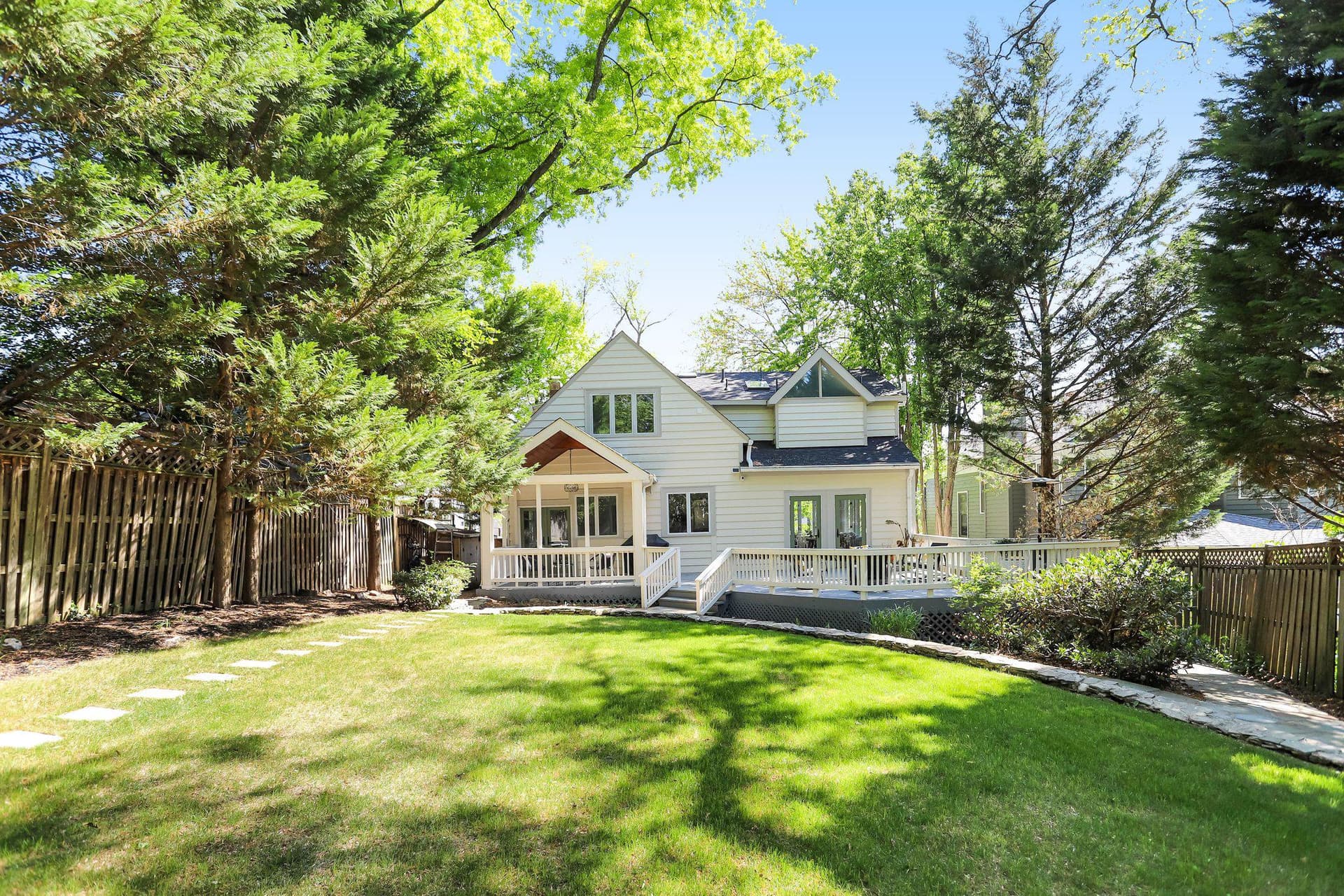 5045 Cathedral Avenue NW, Washington