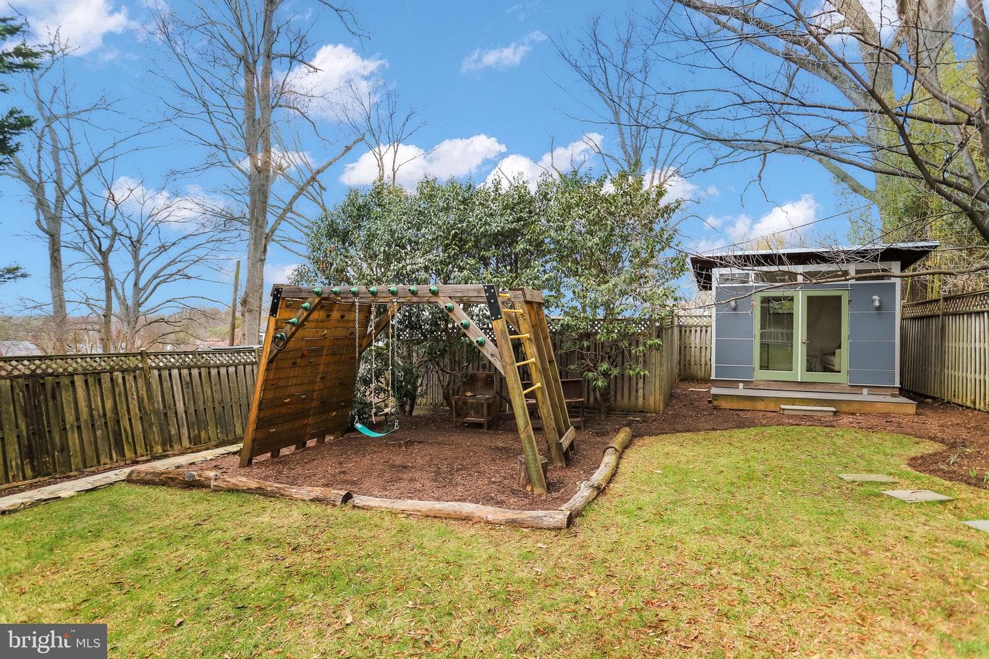 5045 Cathedral Avenue NW photo 16