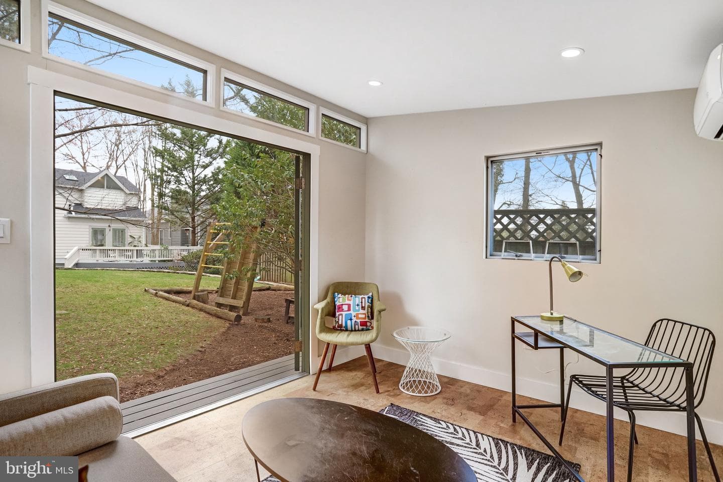 5045 Cathedral Avenue NW photo 17