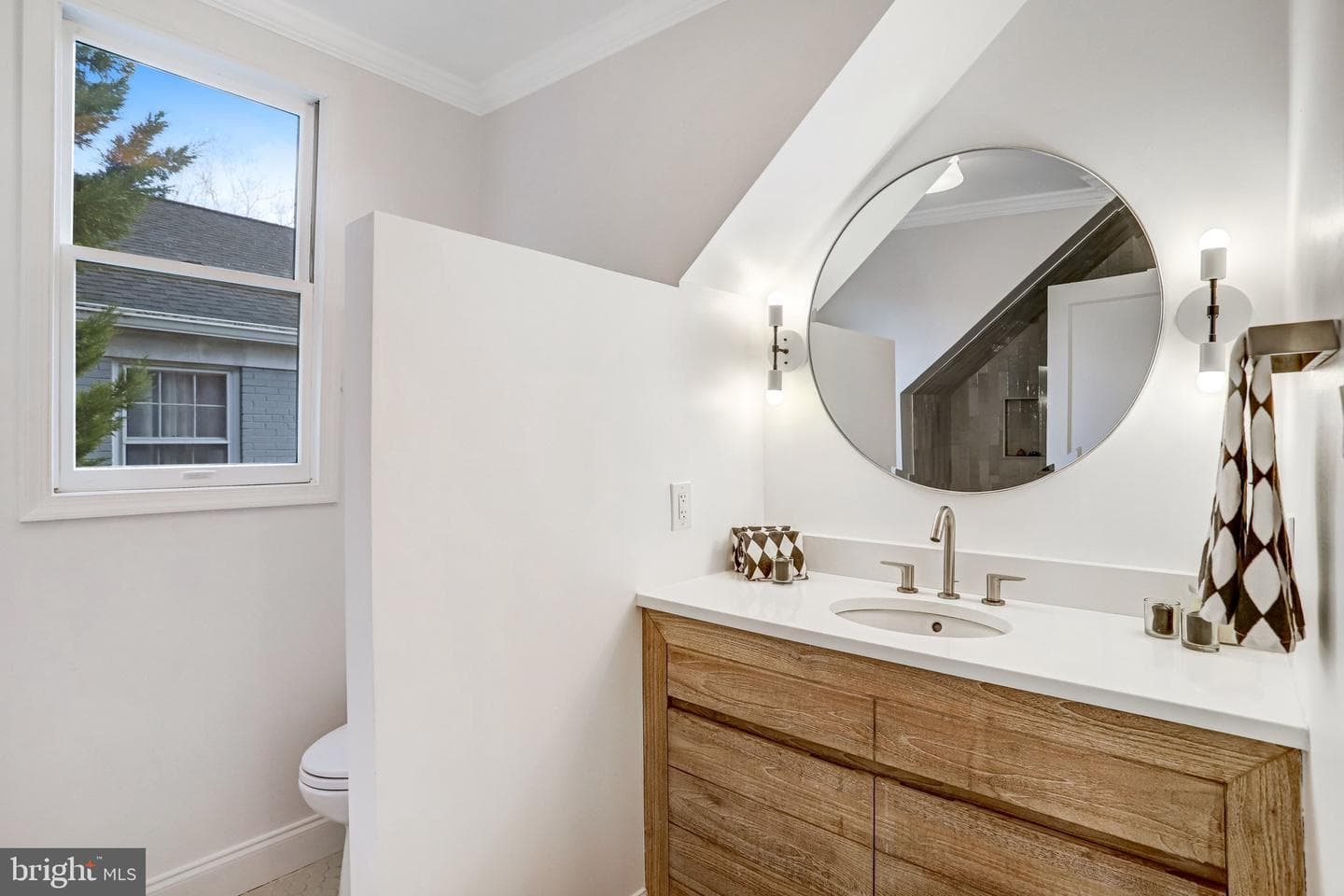 5045 Cathedral Avenue NW photo 32