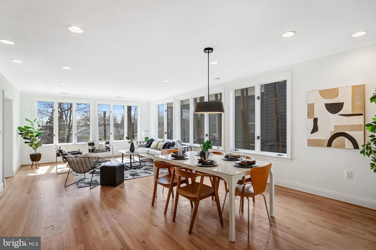 5045 Cathedral Avenue NW photo 6