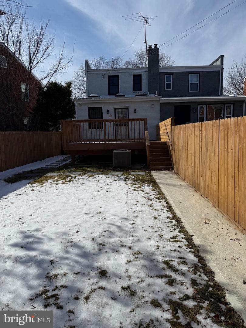 5049 8th Street NE photo 4