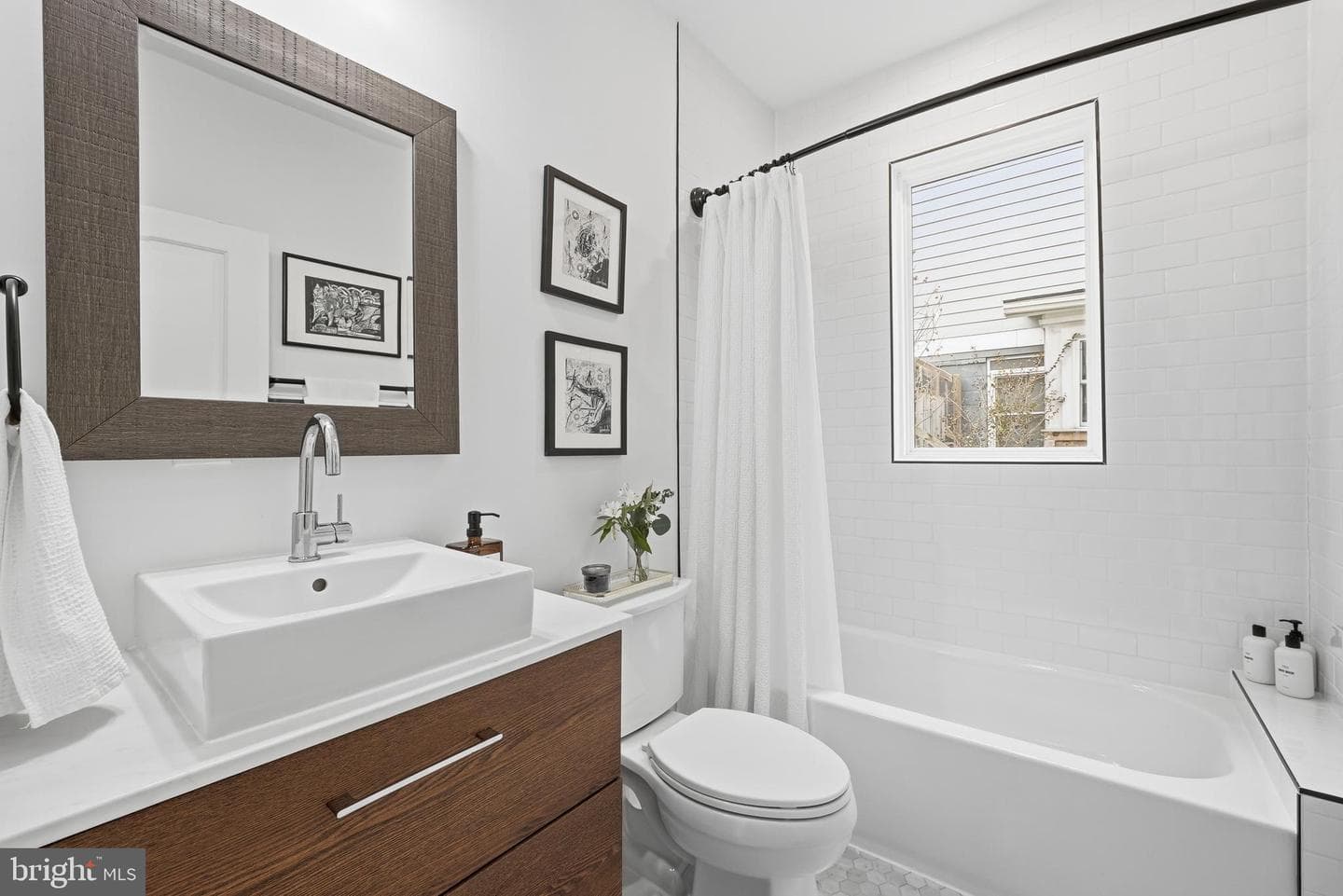 2211 Franklin Street NE photo 9