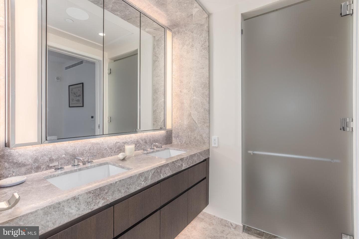 601 Wharf Street SW #412 photo 14