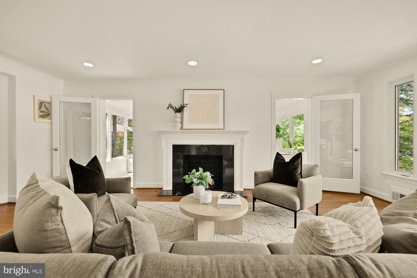 2025 Trumbull Terrace NW photo 2