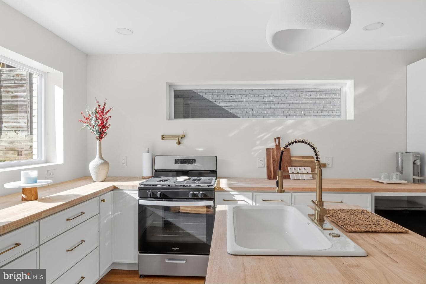 125 Urell Place NE photo 17
