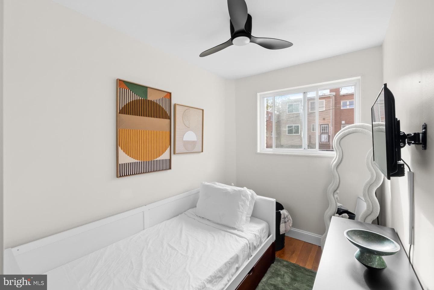 125 Urell Place NE photo 36