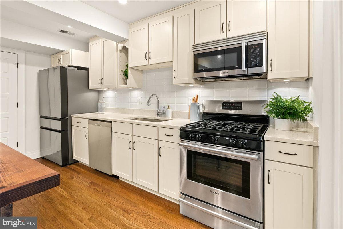 1109 M Street NW #11 photo 13