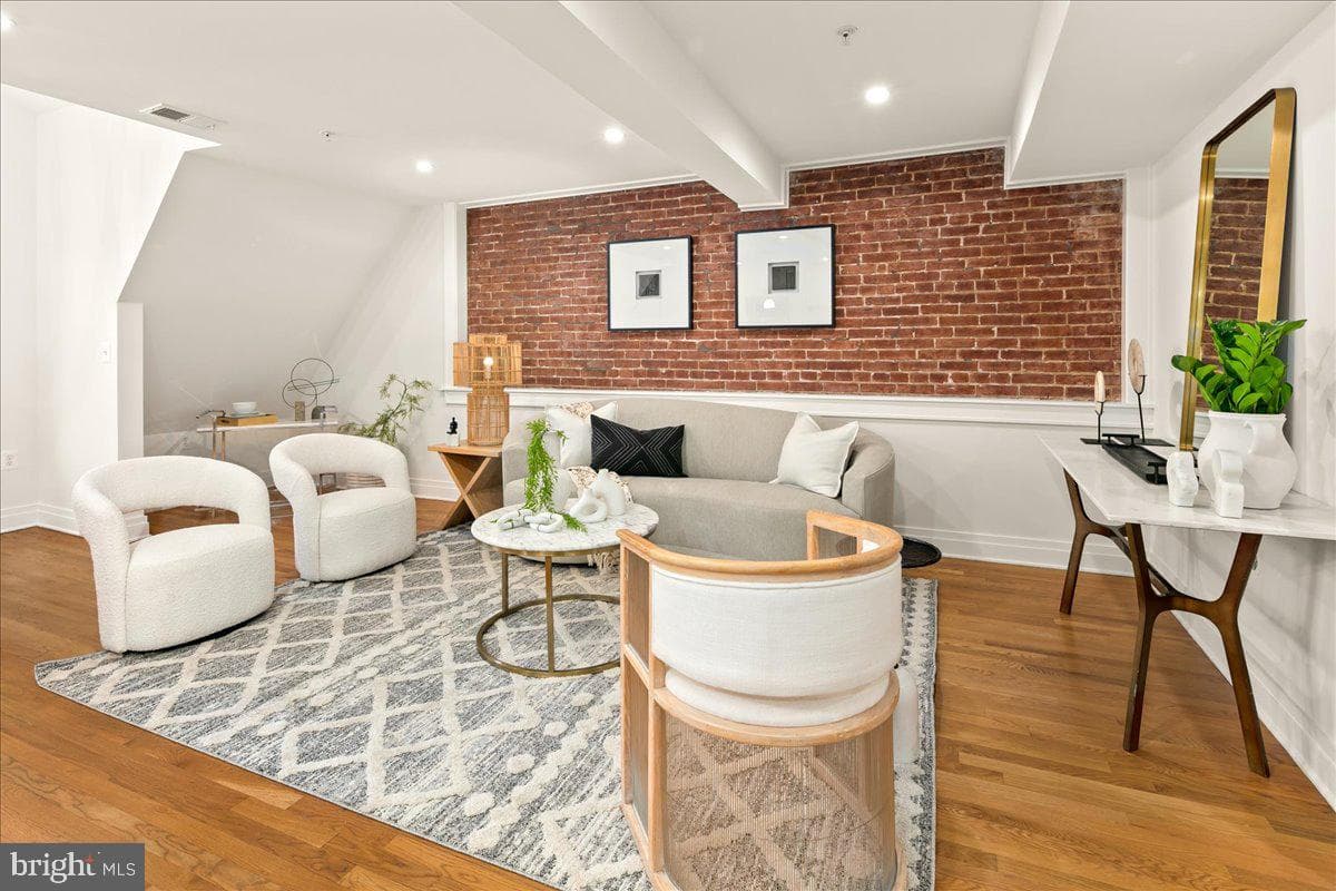 1109 M Street NW #11 photo 2