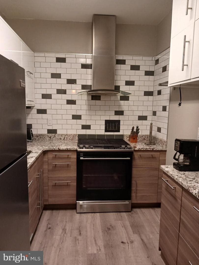 2939 Van Ness Street NW #516 photo 8