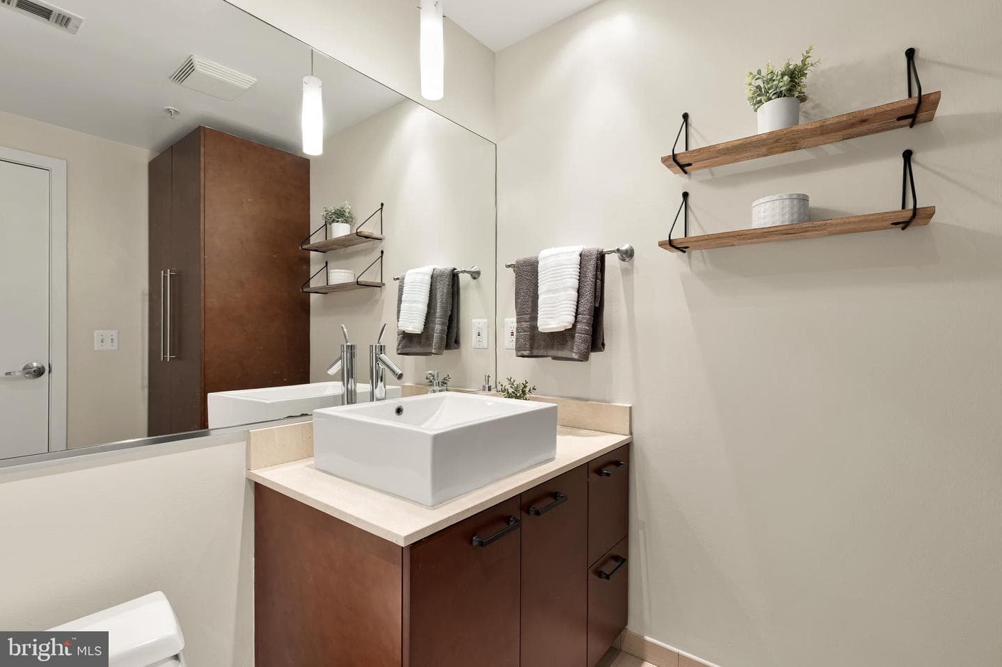 1010 Massachusetts Avenue NW #211 photo 17