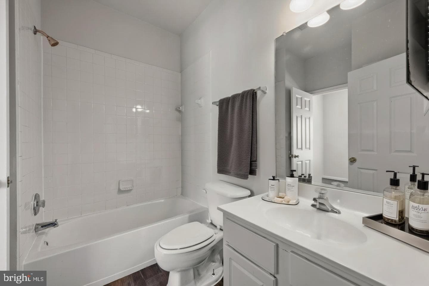 146 SW Danbury Street SW photo 8