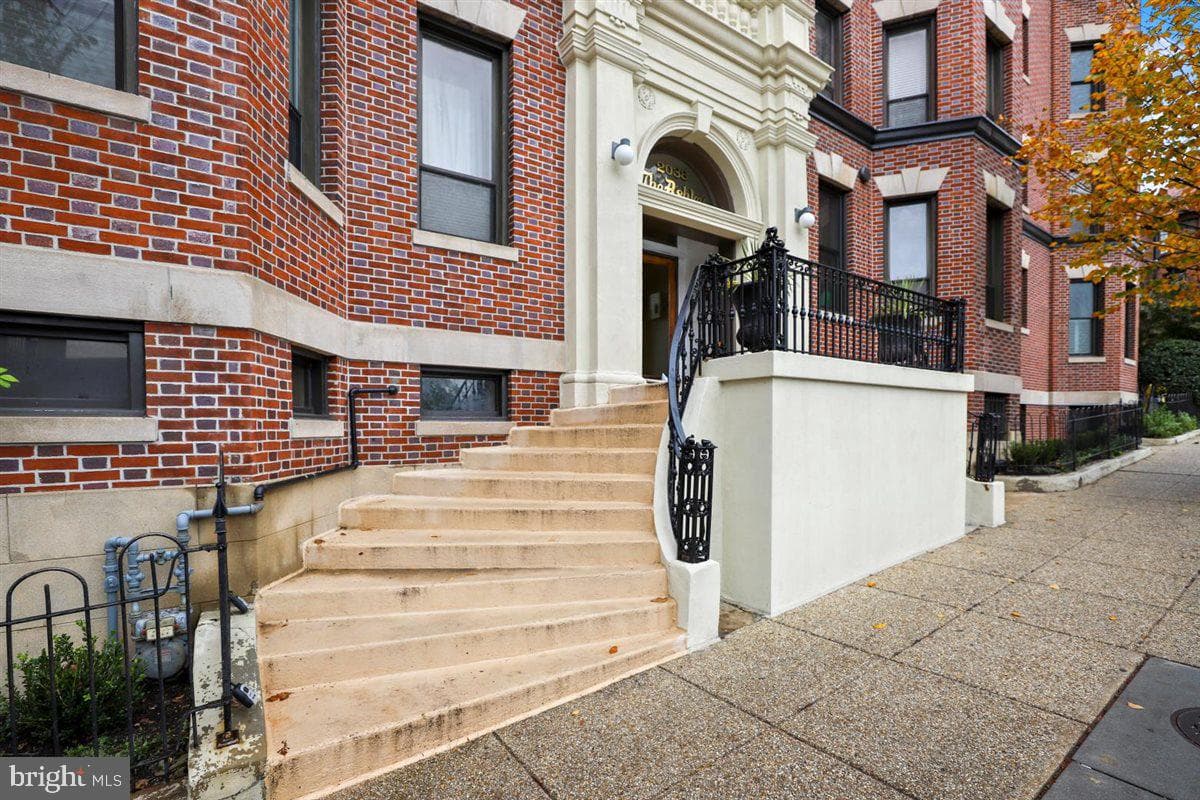 2038 18th Street NW #101 photo 4