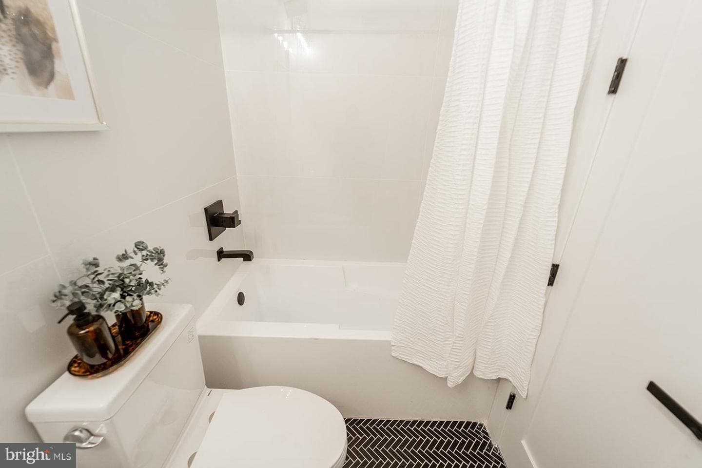1215 Holbrook Terrace NE #2 photo 61