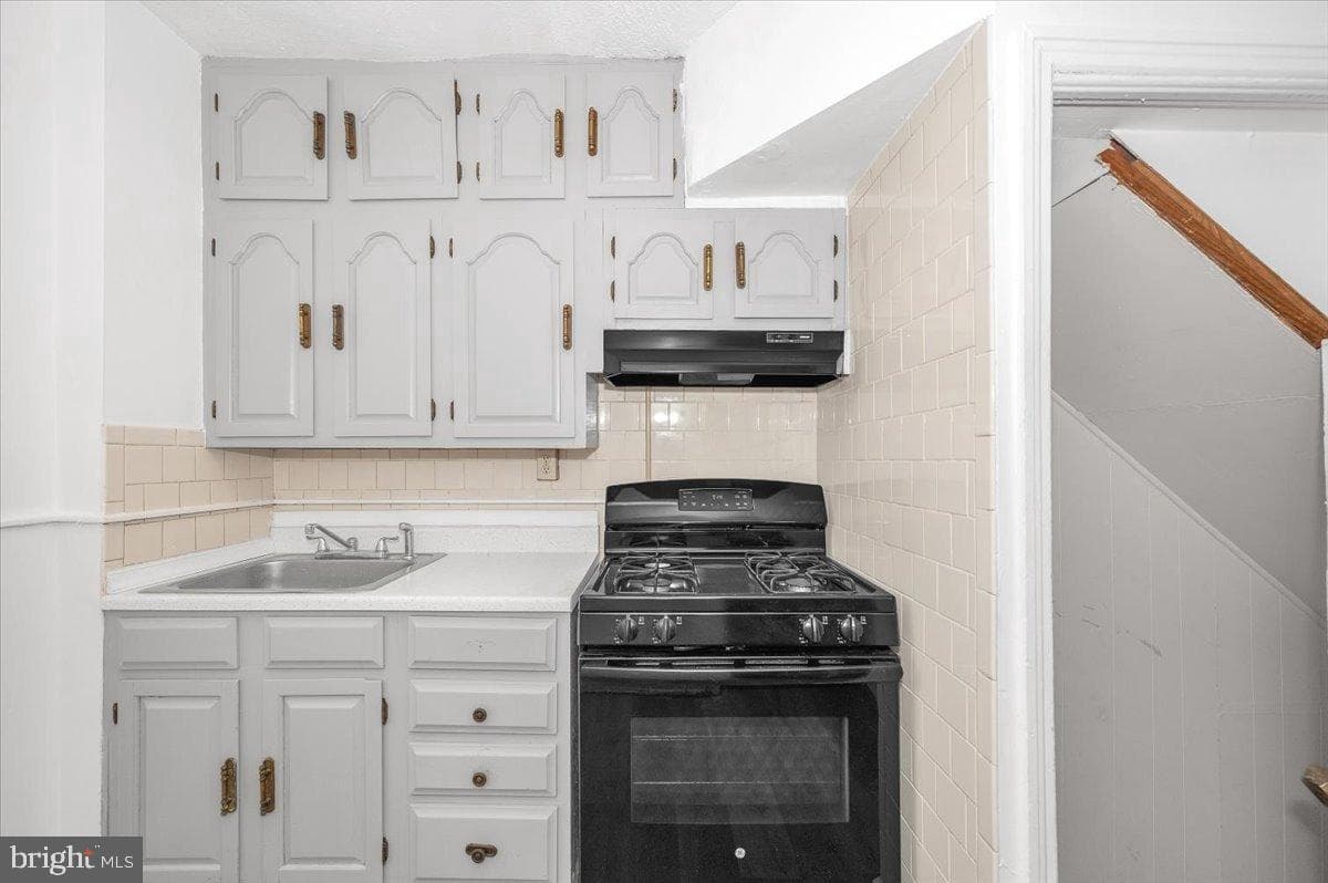 3446 Dix Street NE photo 14