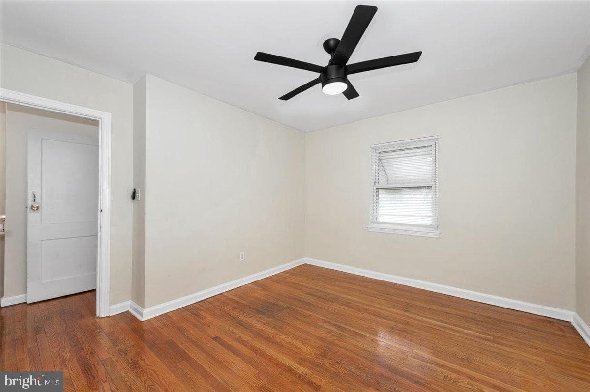 3446 Dix Street NE photo 20