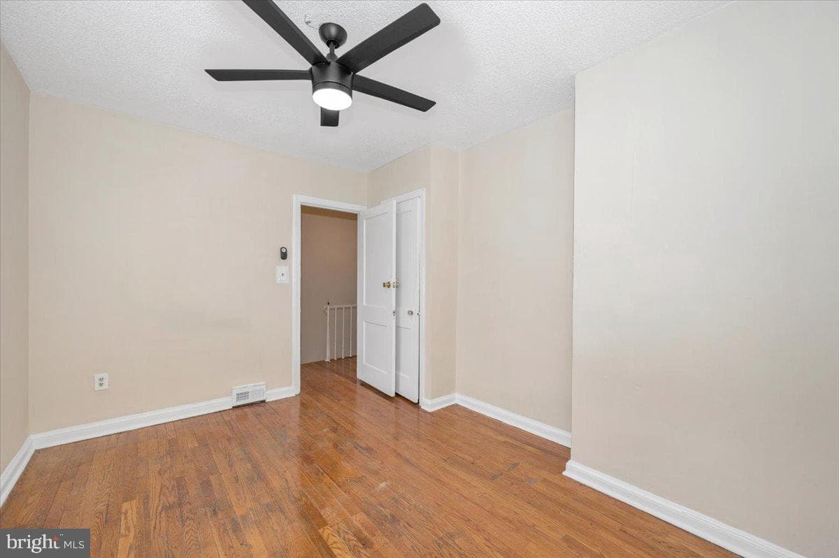 3446 Dix Street NE photo 22