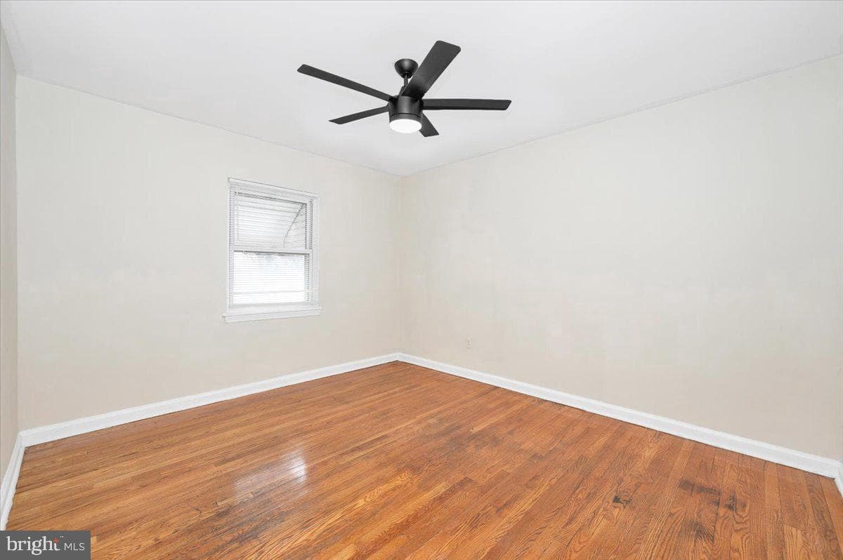 3446 Dix Street NE photo 24
