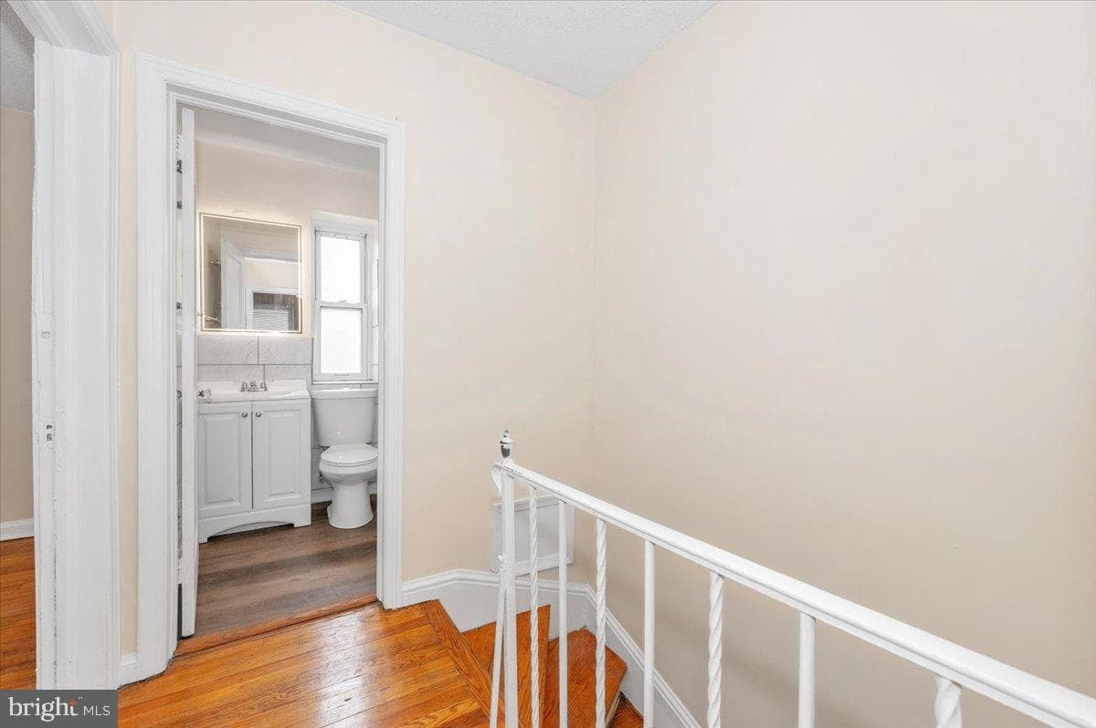 3446 Dix Street NE photo 28