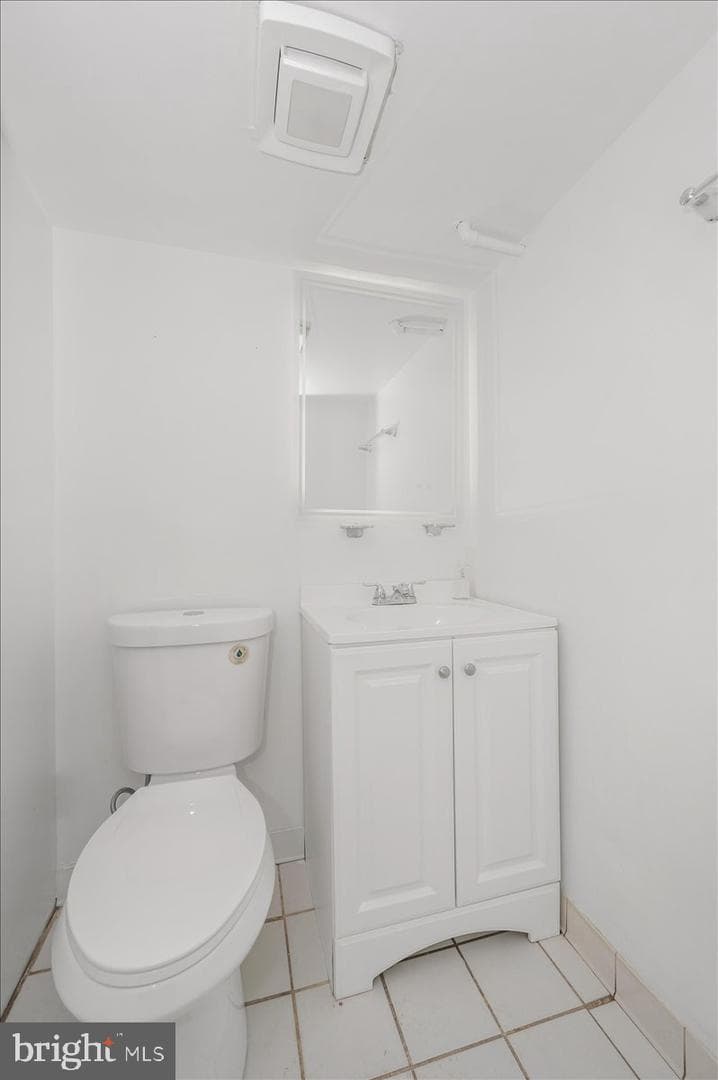 3446 Dix Street NE photo 32