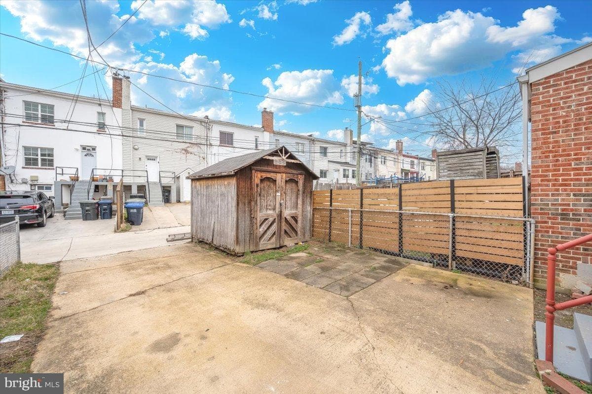 3446 Dix Street NE photo 38