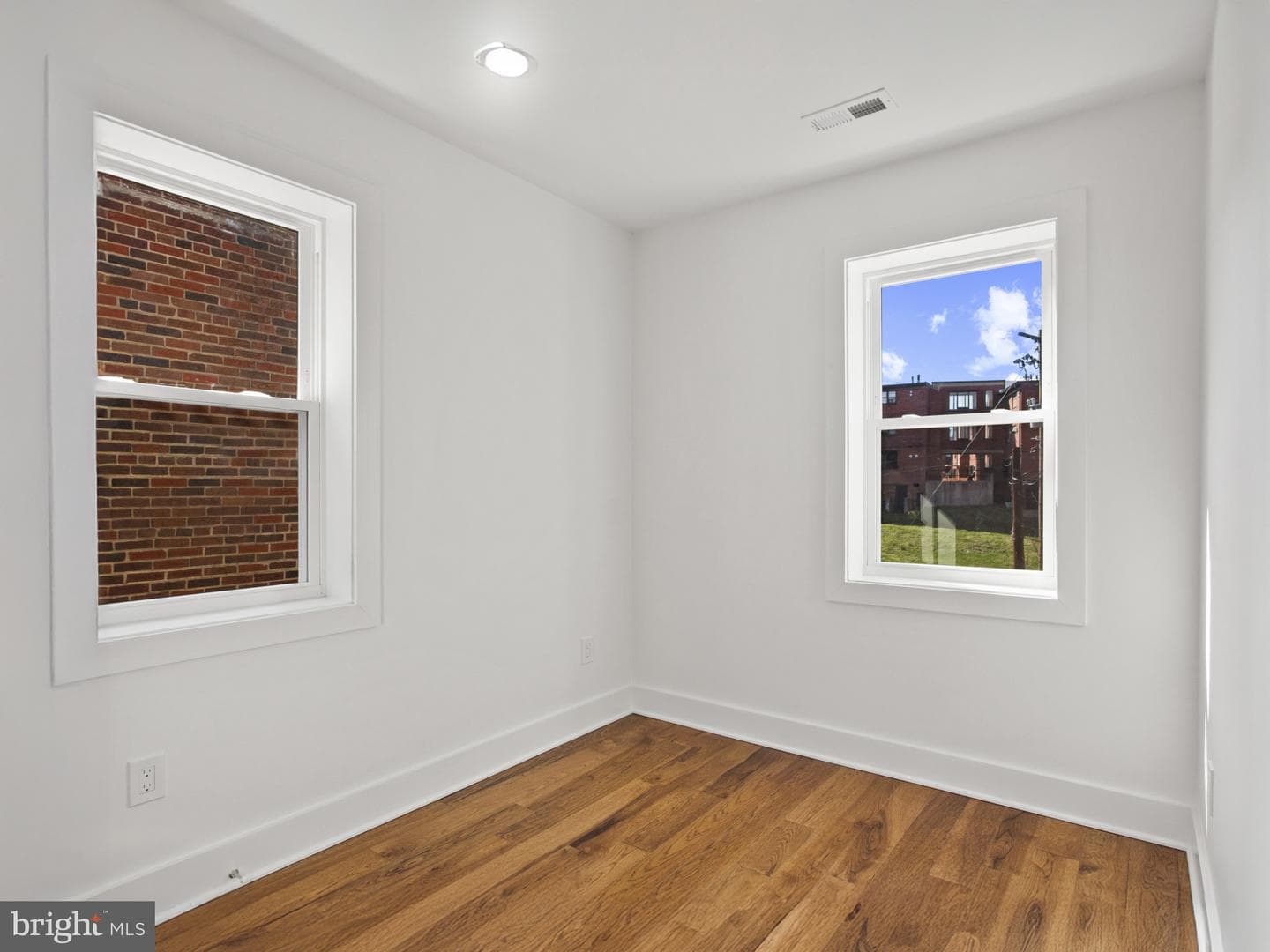 236 Division Avenue NE photo 10