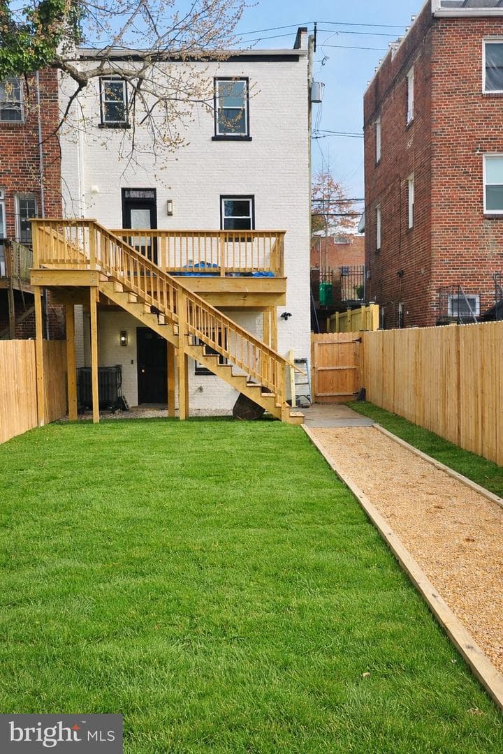 236 Division Avenue NE photo 2