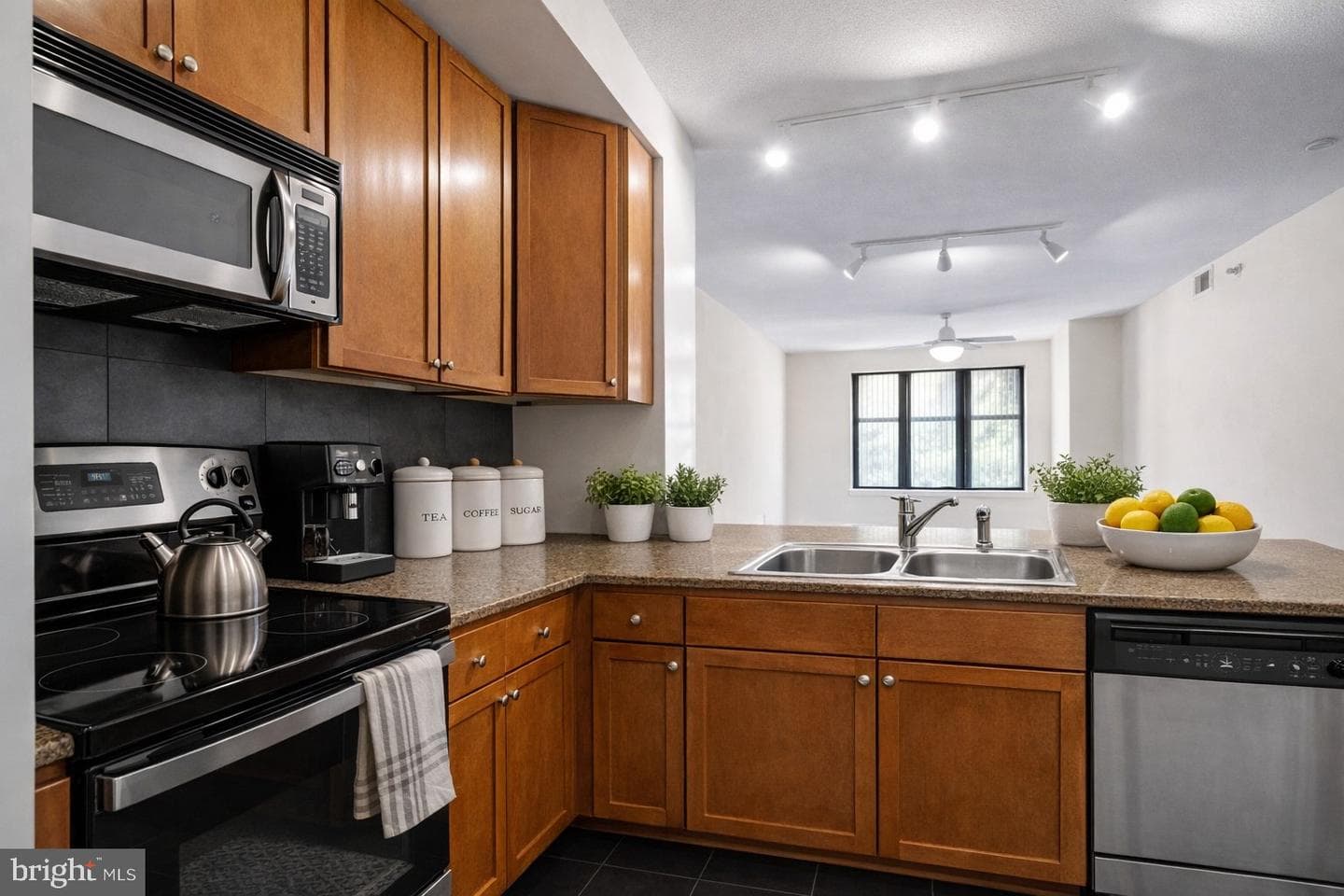 400 Massachusetts Avenue NW #421 photo 10