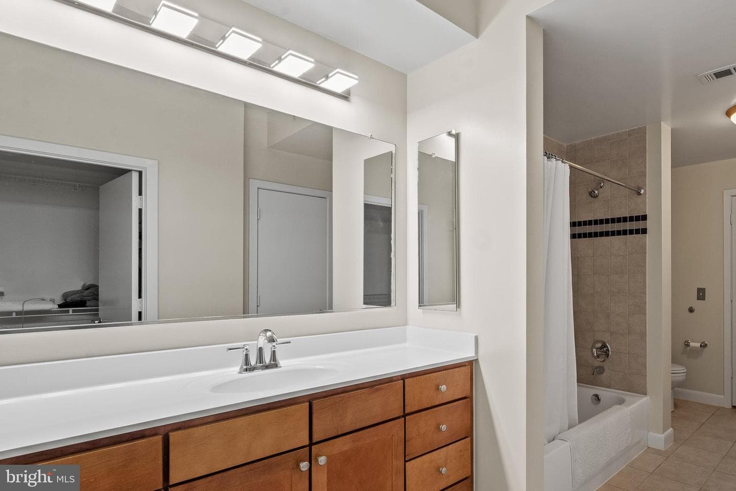 400 Massachusetts Avenue NW #421 photo 26