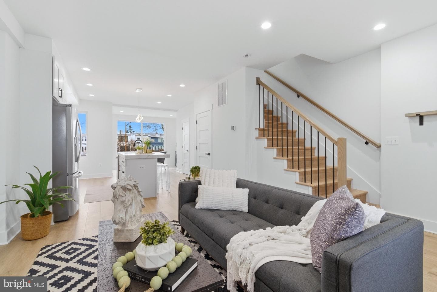 810 Madison Street NW photo 4