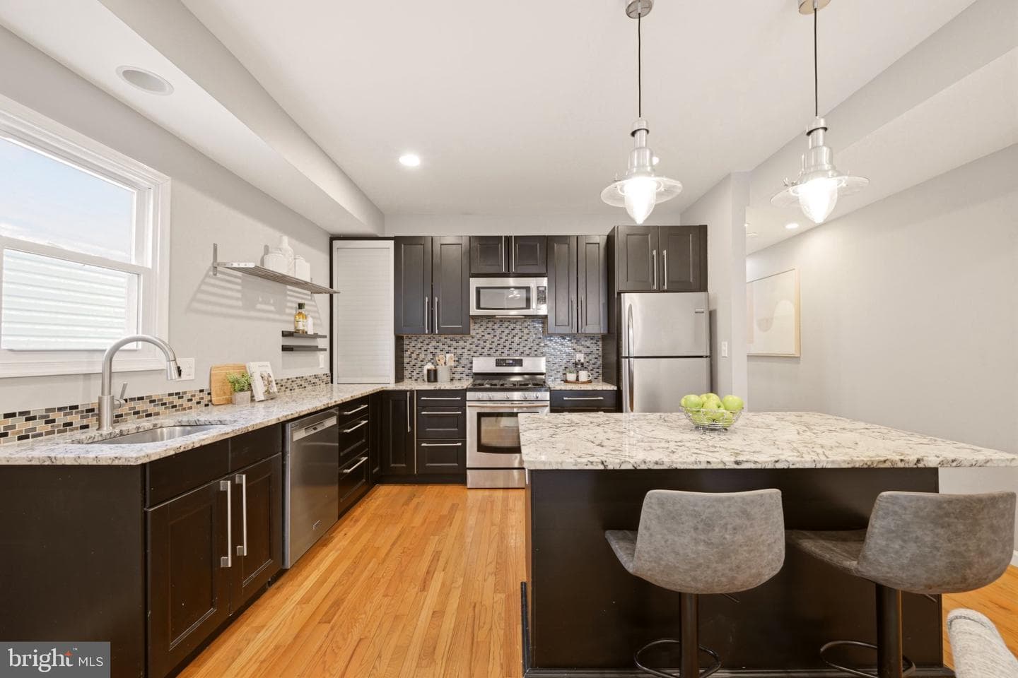 737 Morton Street NW photo 9