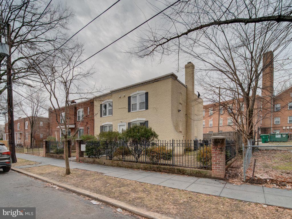 4325 Halley Terrace SE #201 photo 3