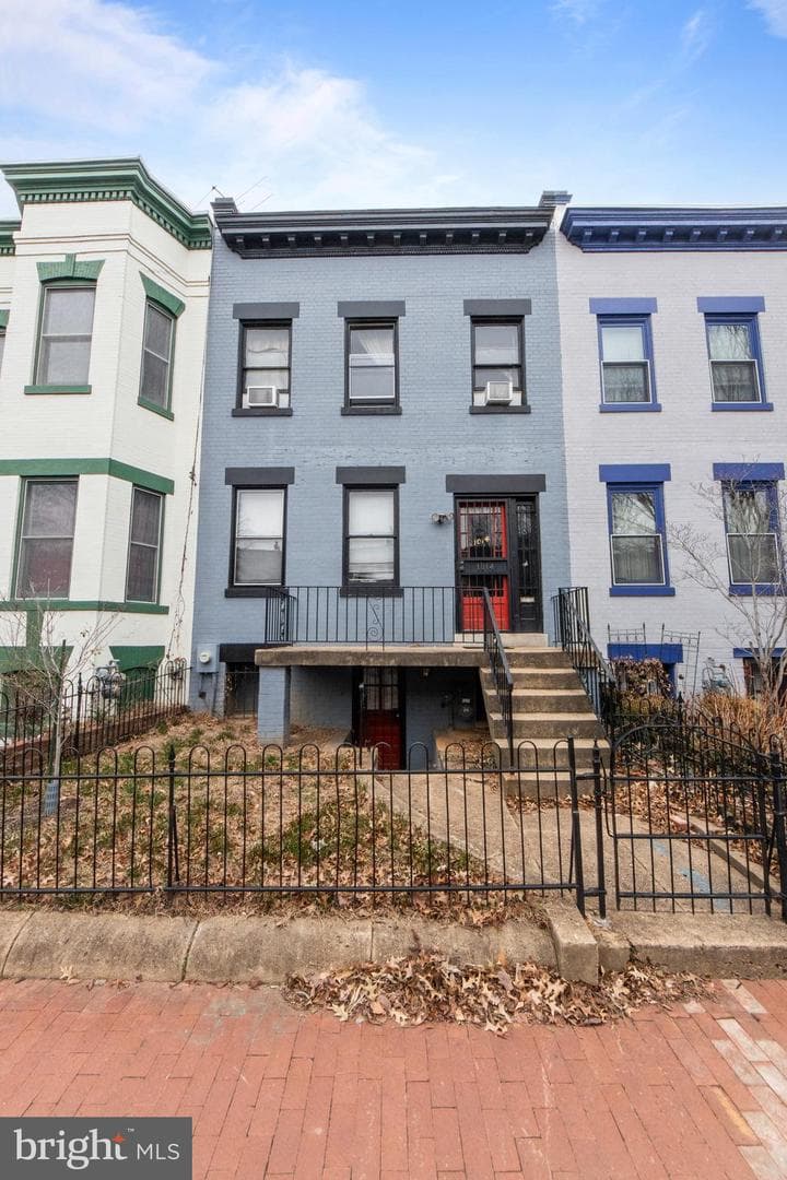 1014 Independence Avenue SE photo 1