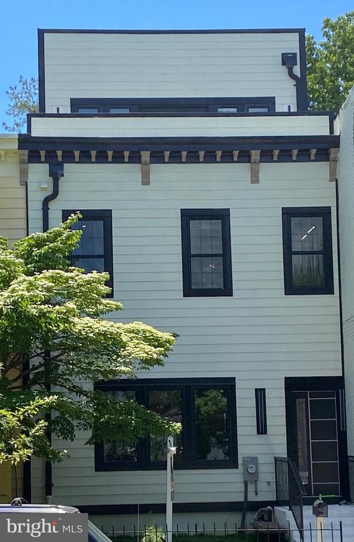 1203 G Street NE photo 5