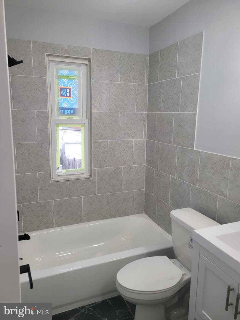 220 33rd Street NE photo 9