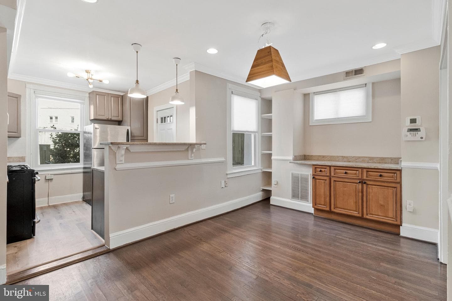 1264 Penn Street NE photo 11