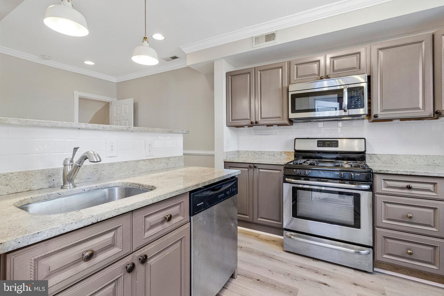 1264 Penn Street NE photo 13