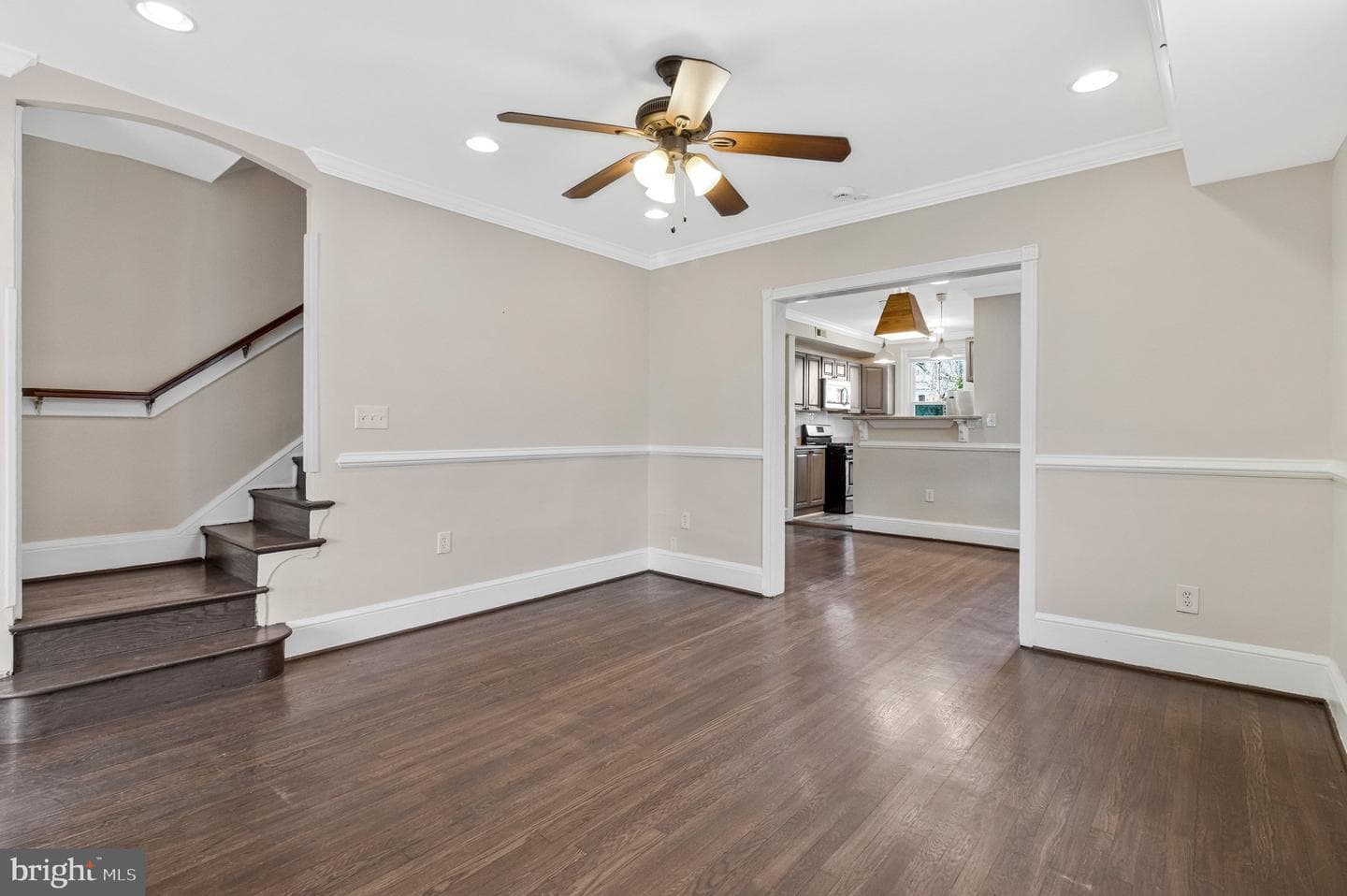 1264 Penn Street NE photo 6