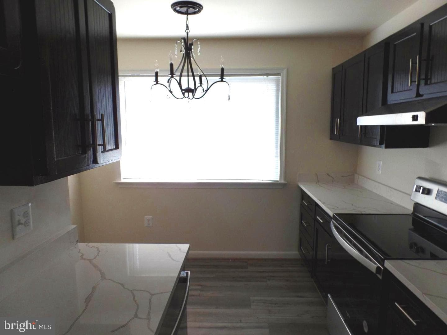 1126 Barnaby Terrace SE photo 15